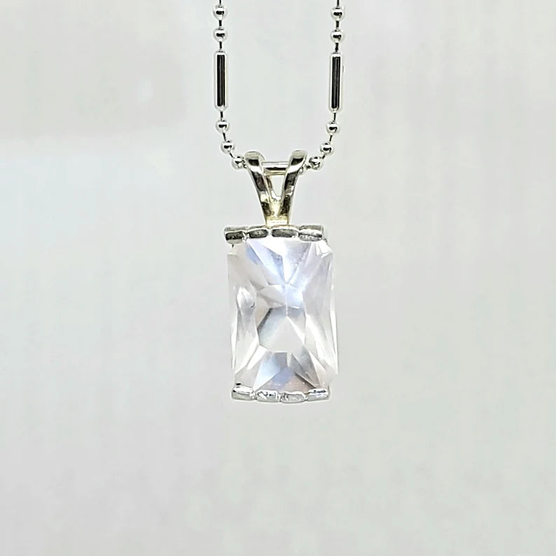 8.9ct Hogg Mine Rose Quartz Silver Necklace