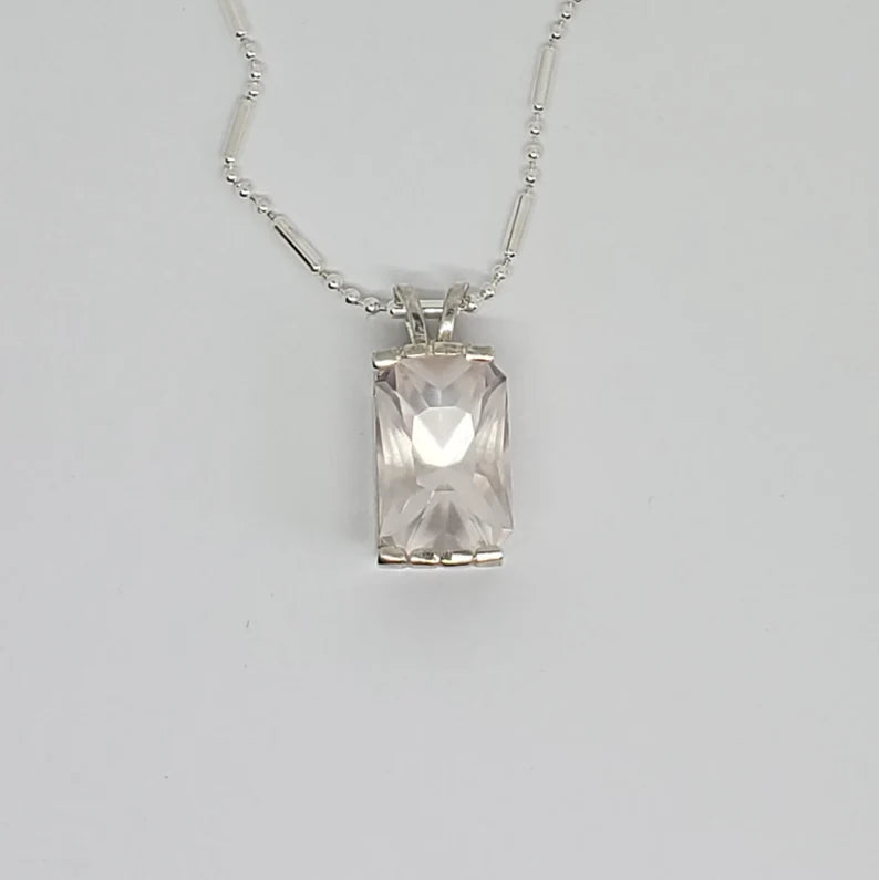 8.9ct Hogg Mine Rose Quartz Silver Necklace