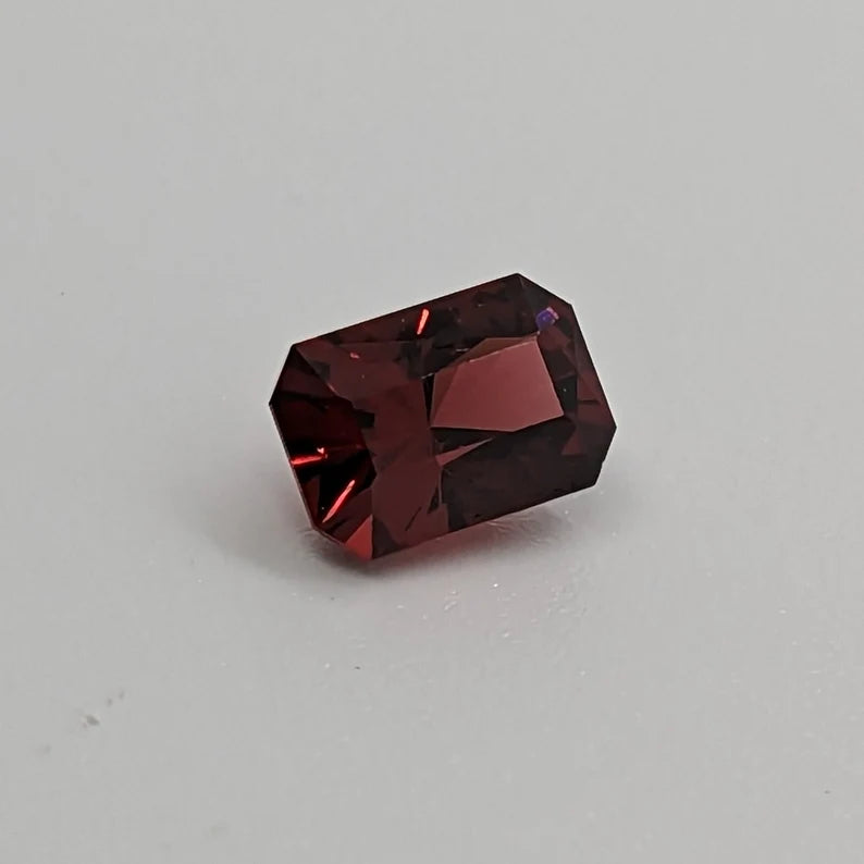 Handcut 2.95ct Umba Garnet Gemstone