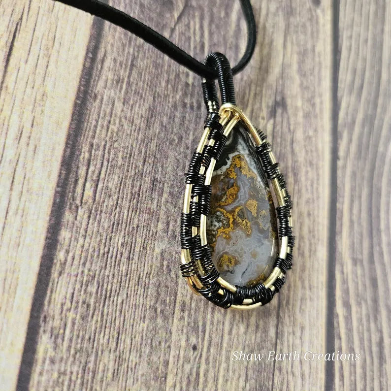Hand Woven Crazy Lace Agate Necklace