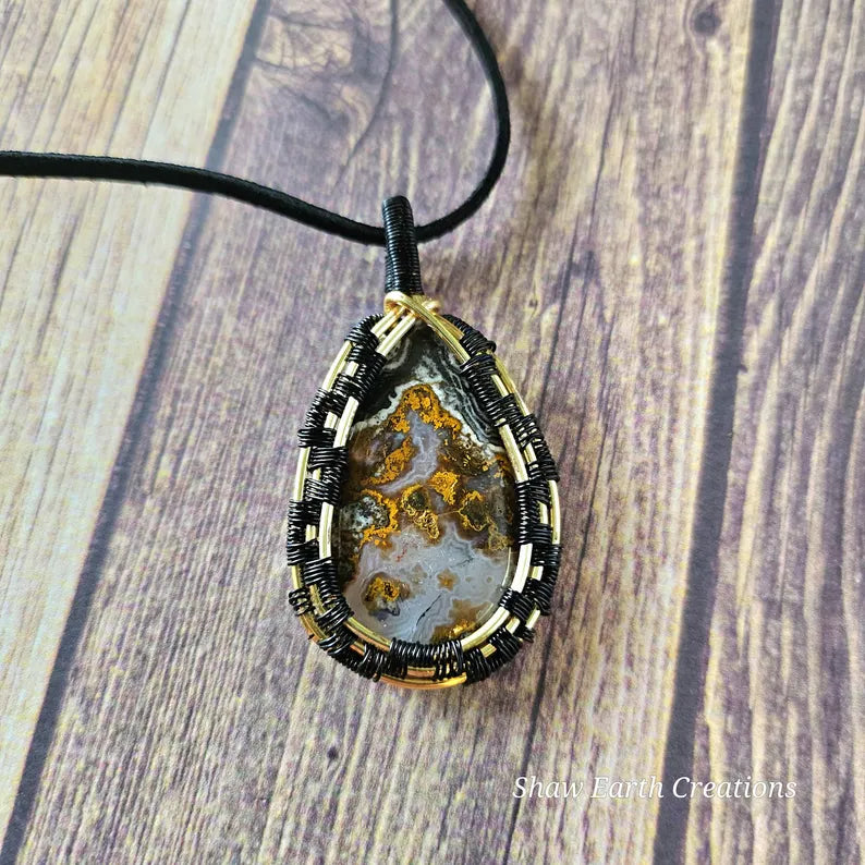 Hand Woven Crazy Lace Agate Necklace