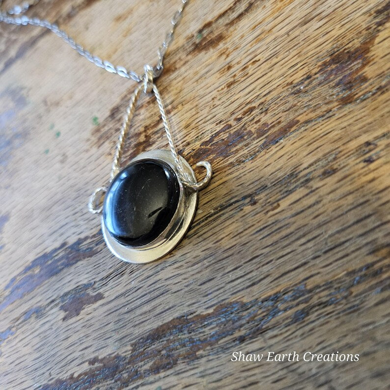 Handcrafted 41ct Garnet Cabochon Silver Necklace
