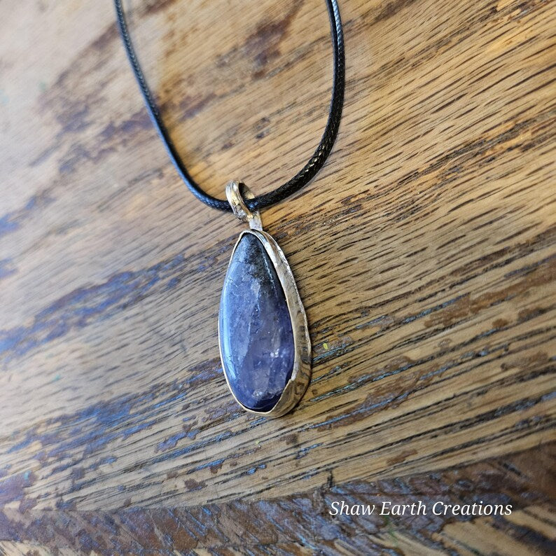 Handcrafted Natural Tanzanite Cabochon Silver Necklace