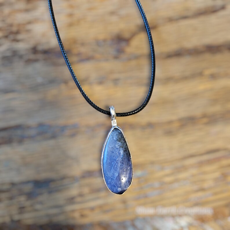 Handcrafted Natural Tanzanite Cabochon Silver Necklace