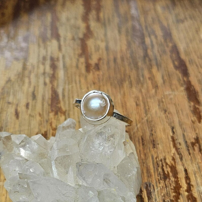 1.5ct Natural Mabe Pearl Sterling Silver Ring