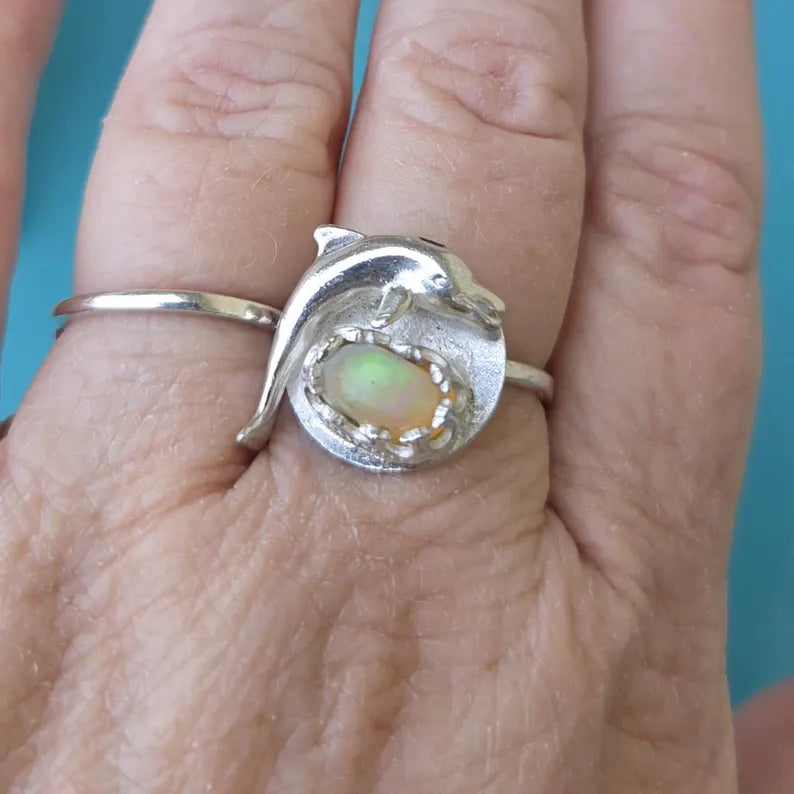 Handcut Dophin Welo Opal Silver Ring
