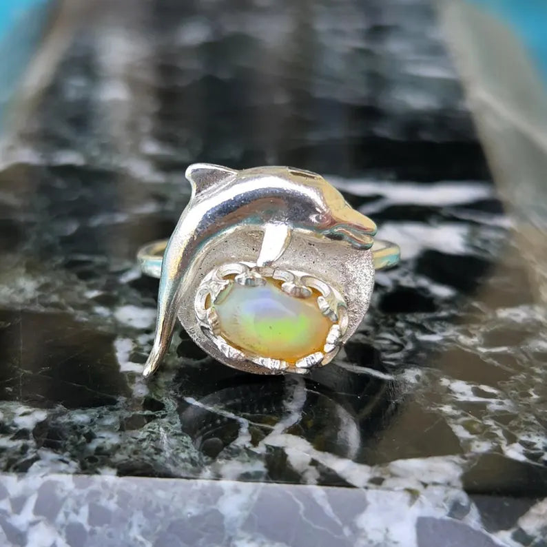 Handcut Dophin Welo Opal Silver Ring