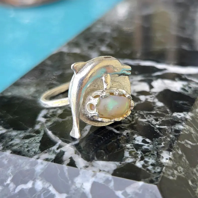 Handcut Dophin Welo Opal Silver Ring