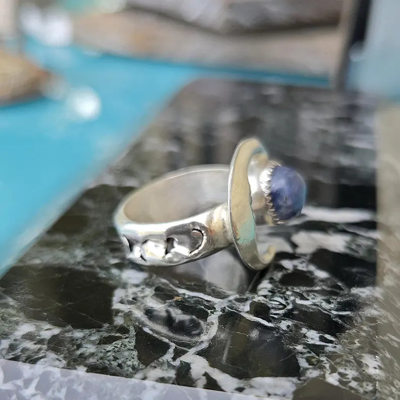 Handcut 3ct Sapphire Cabochon Silver Moon Ring